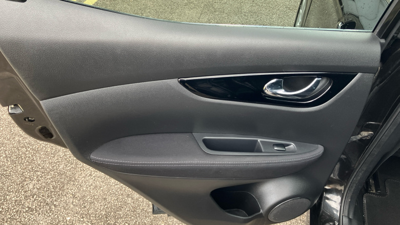 Nissan Qashqai 1.2 DiG-T Acenta Premium 5dr Petrol Hatchback